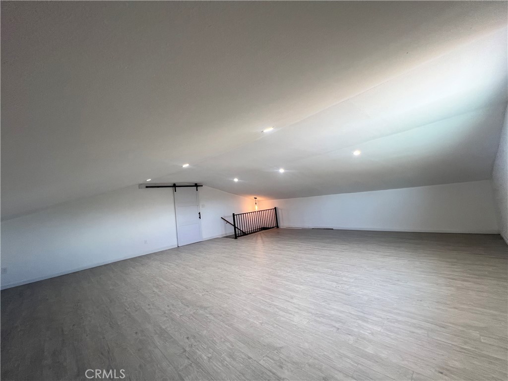https://media.crmls.org/medias/f99ca184-10ed-4e2e-86a8-3525b88c2337.jpg?preset=X-Large