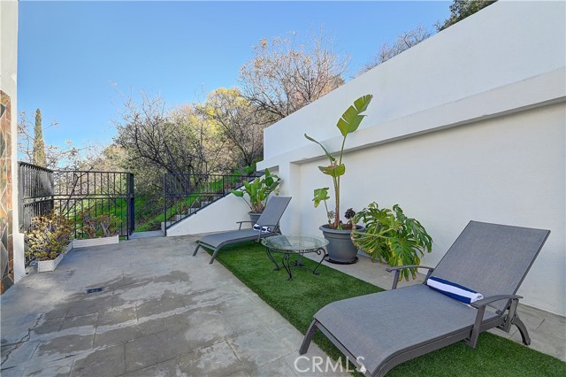 Detail Gallery Image 36 of 44 For 3952 Oakfield Dr, Sherman Oaks,  CA 91423 - 5 Beds | 4/1 Baths