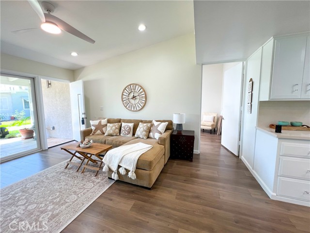 1533 Merion Way, M2-26D, Seal Beach CA: https://media.crmls.org/medias/f99df8b0-32e2-439b-827b-8c3cd9b9d85e.jpg