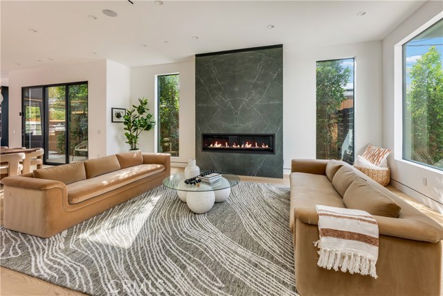 22930 Dolorosa Street, Woodland Hills CA: https://media.crmls.org/medias/f99eccfc-e123-4550-8b60-e1de13d875d9.jpg