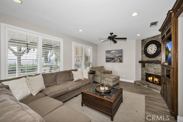 24030 Via Vizcaya, Valencia CA: https://media.crmls.org/medias/f99f3bb2-d13e-431e-a7cd-f1e589533307.jpg