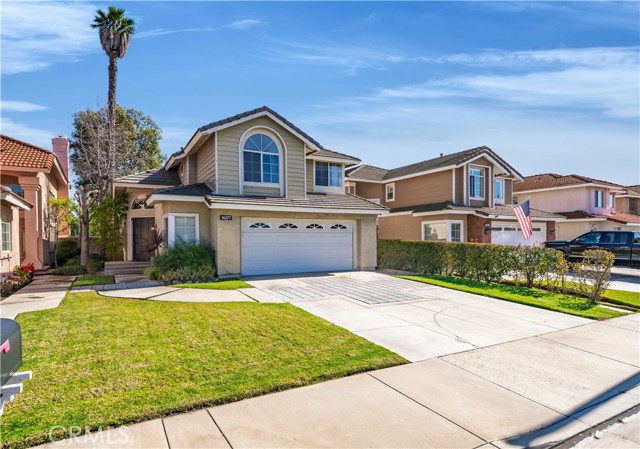 Detail Gallery Image 2 of 45 For 14377 Autumn Hill, Chino Hills,  CA 91709 - 4 Beds | 2/1 Baths
