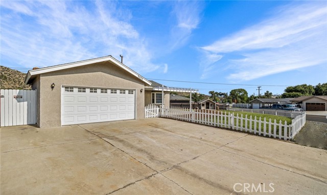 Detail Gallery Image 2 of 17 For 2533 Ridgecrest Ave, Norco,  CA 92860 - 3 Beds | 2 Baths