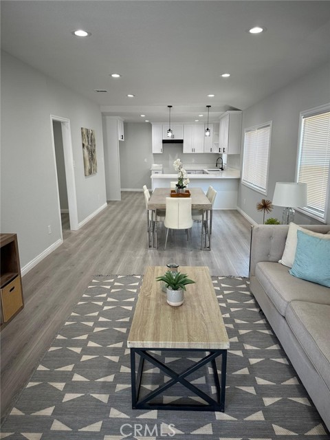 Detail Gallery Image 9 of 58 For 1131 E 21st, Long Beach,  CA 90806 - 5 Beds | 5 Baths