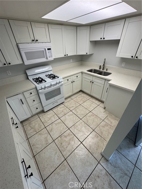 Detail Gallery Image 8 of 37 For 68711 Cedar Rd, Cathedral City,  CA 92234 - 3 Beds | 2 Baths