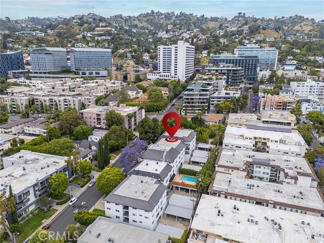 1222 N Olive Dr, West Hollywood CA: https://media.crmls.org/medias/f9a27ae0-046f-4bac-a13d-dbf1fea8f27d.jpg
