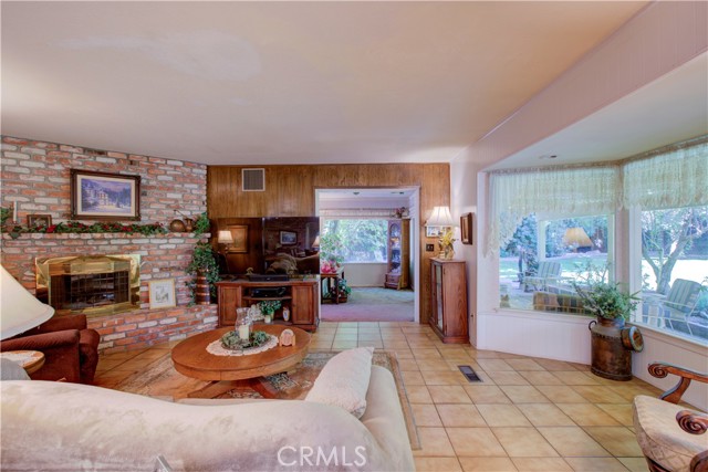 2341 Village Circle Drive, Atwater CA: https://media.crmls.org/medias/f9a33c13-0d5c-4351-936b-e2a2881332db.jpg