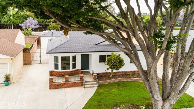Detail Gallery Image 2 of 59 For 7020 Schroll St, Lakewood,  CA 90713 - 4 Beds | 4 Baths