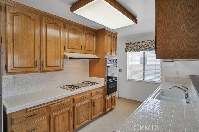 Detail Gallery Image 12 of 46 For 18944 Prairie St, Northridge,  CA 91324 - 4 Beds | 2 Baths