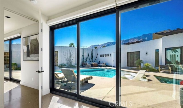 400 W Santa Catalina, Palm Springs, CA 92262