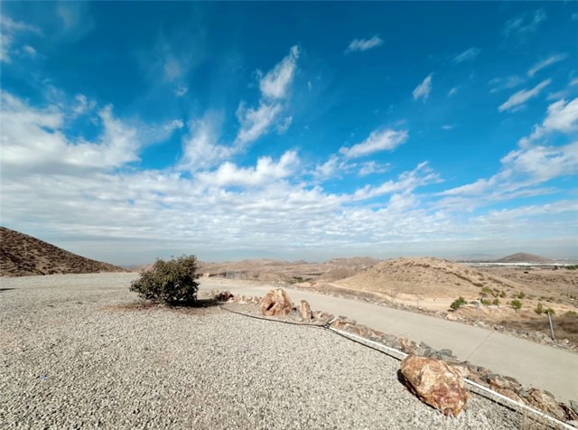 Detail Gallery Image 2 of 17 For 14974 Gavilan Sprs Ranch Rd, Perris,  CA 92570 - 4 Beds | 4/1 Baths