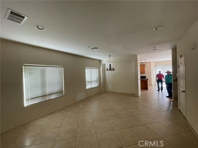 Detail Gallery Image 4 of 18 For 703 W Margarita St, Rialto,  CA 92376 - 3 Beds | 2/1 Baths