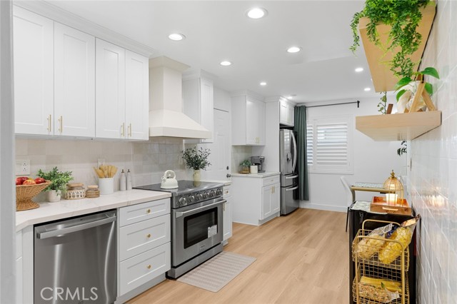 Detail Gallery Image 5 of 43 For 16782 Heritage Ln, Huntington Beach,  CA 92647 - 4 Beds | 2 Baths