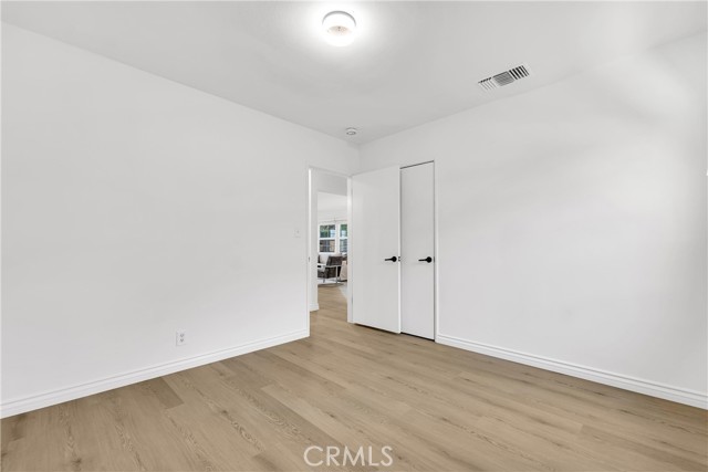 Detail Gallery Image 15 of 40 For 5550 Fallbrook Ave, Woodland Hills,  CA 91367 - 3 Beds | 2 Baths