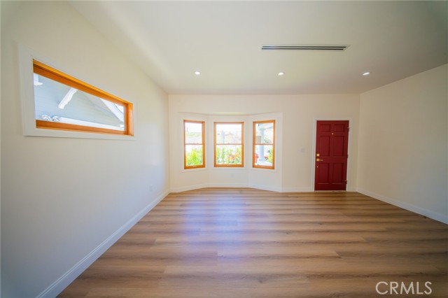 1532 W 22nd Street, Los Angeles CA: https://media.crmls.org/medias/f9a5abe6-cb22-4e36-9f6e-eec4f711d910.jpg