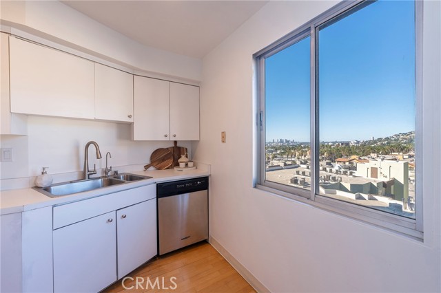 Detail Gallery Image 13 of 43 For 7250 Franklin Ave #912,  Los Angeles,  CA 90046 - 2 Beds | 1/1 Baths