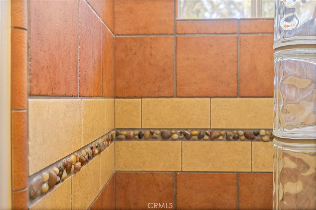 https://media.crmls.org/medias/f9a73d31-6226-4c85-8d16-35a6ca9a7fde.jpg?preset=X-Large