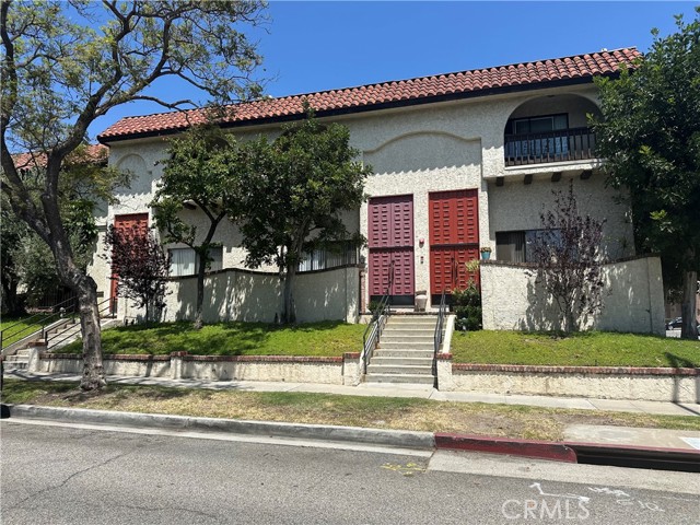 300 N Isabel Street, Glendale CA: https://media.crmls.org/medias/f9a73f5b-f418-410b-bdc4-207c4ad3beb6.jpg
