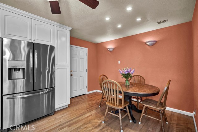 Detail Gallery Image 10 of 24 For 944 First St, Lakeport,  CA 95453 - 4 Beds | 1/1 Baths