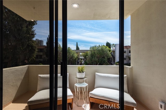 Detail Gallery Image 32 of 74 For 11919 Mayfield, Los Angeles,  CA 90049 - 3 Beds | 3 Baths