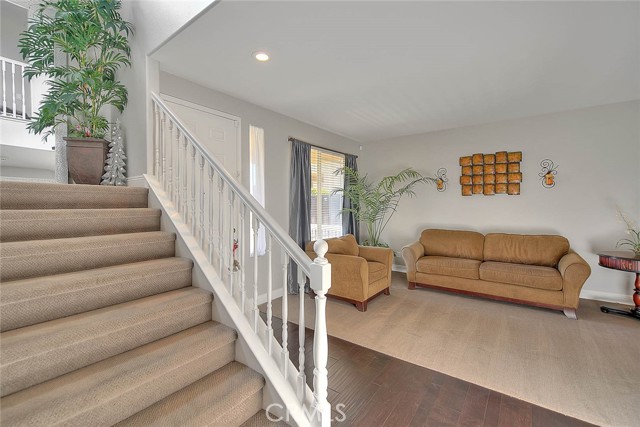 8758 Aspen Court, Riverside CA: https://media.crmls.org/medias/f9a7a3f4-7743-4a7c-8f2f-b0395e569403.jpg