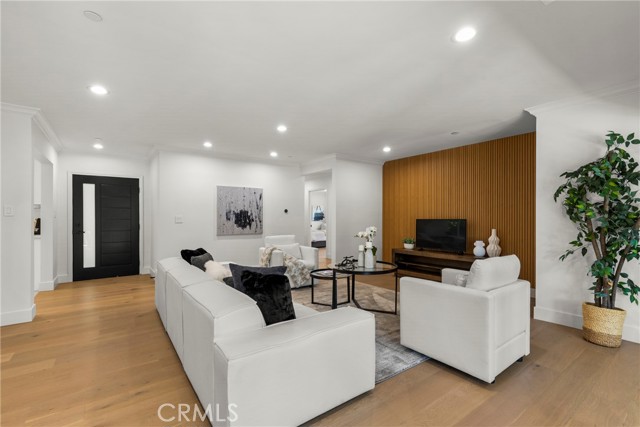 4637 Nagle Avenue, Sherman Oaks CA: https://media.crmls.org/medias/f9a81bd6-b05c-49cc-988b-5a4f2aa743d8.jpg