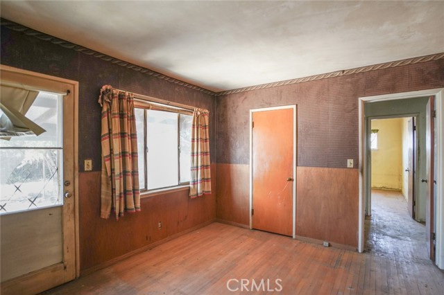 8253 Morse Avenue photo 6