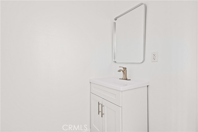 Detail Gallery Image 7 of 20 For 5216 Auckland Ave, North Hollywood,  CA 91601 - 4 Beds | 4/1 Baths
