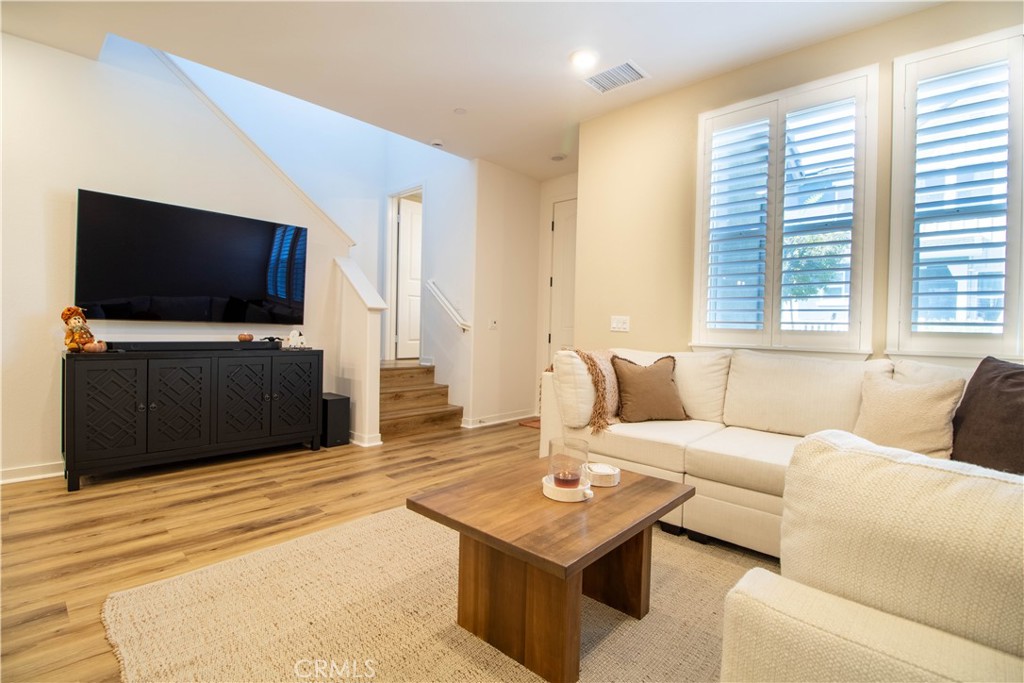 3942 Lavine