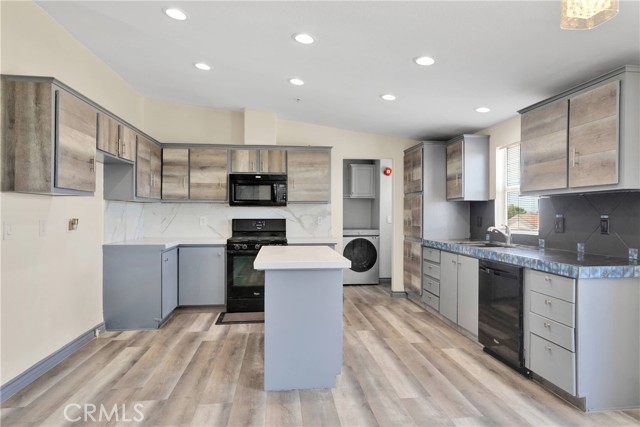 Detail Gallery Image 15 of 50 For 32252 Emerald Rd, Lucerne Valley,  CA 92356 - 4 Beds | 2 Baths