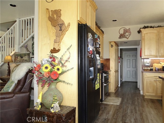 Detail Gallery Image 14 of 41 For 2097 Fox Ln, Big Bear City,  CA 92314 - 4 Beds | 3/1 Baths