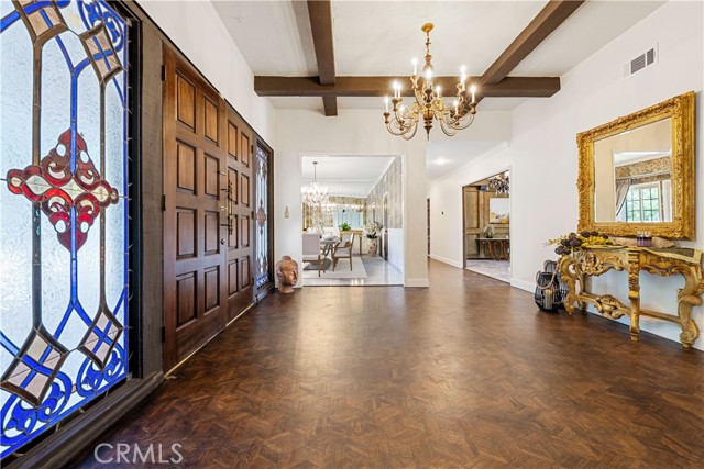 Detail Gallery Image 8 of 29 For 2926 Elvido Dr, Los Angeles,  CA 90049 - 5 Beds | 4/1 Baths