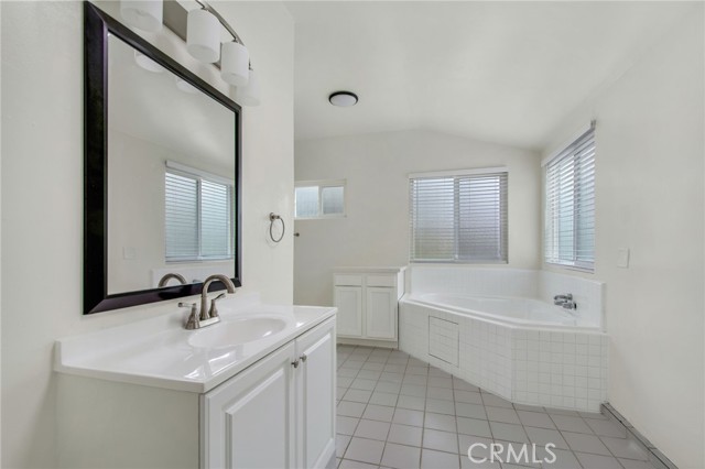 Detail Gallery Image 7 of 17 For 1940 Monrovia, Costa Mesa,  CA 92627 - 3 Beds | 2 Baths