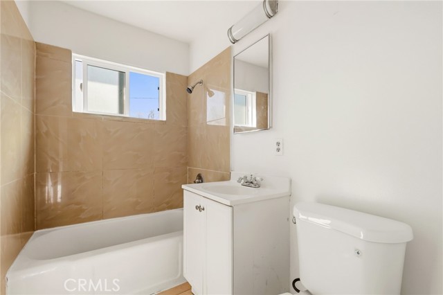 Detail Gallery Image 18 of 32 For 1405 S Broadway, Santa Ana,  CA 92707 - – Beds | – Baths