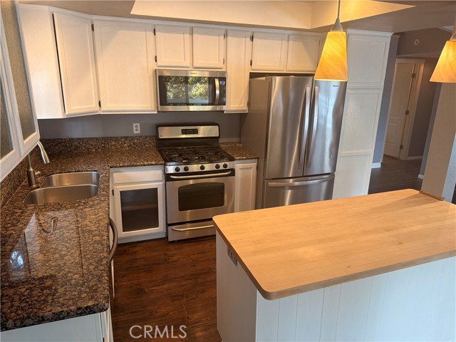 Detail Gallery Image 7 of 28 For 31014 Glen Oak Dr, Running Springs,  CA 92382 - 2 Beds | 1 Baths