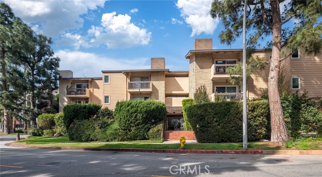 6151 Canterbury Drive, Culver City CA: https://media.crmls.org/medias/f9ac01ee-4677-469e-98d5-e348fc6f01eb.jpg