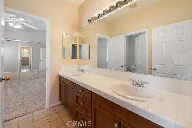 Detail Gallery Image 43 of 68 For 22229 Evening Star Ct, Saugus,  CA 91390 - 6 Beds | 5 Baths