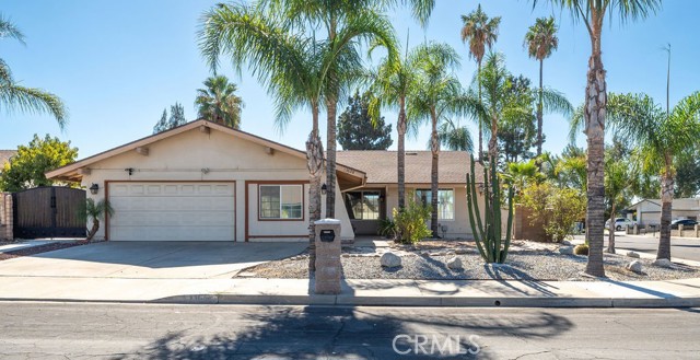 Detail Gallery Image 1 of 1 For 13698 Player Ct, Moreno Valley,  CA 92553 - 5 Beds | 2 Baths