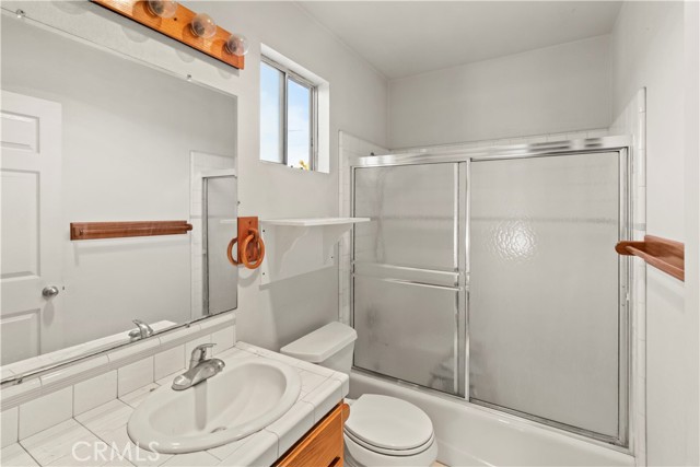 Detail Gallery Image 14 of 54 For 16950 La Salle Ave, Gardena,  CA 90247 - 4 Beds | 2/1 Baths