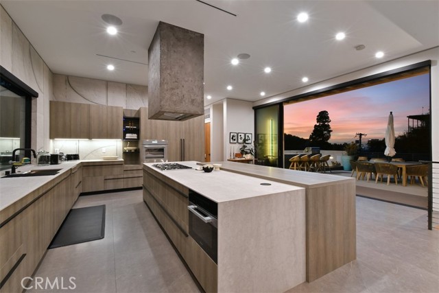 Detail Gallery Image 11 of 36 For 14753 Round Valley, Sherman Oaks,  CA 91403 - 4 Beds | 5 Baths