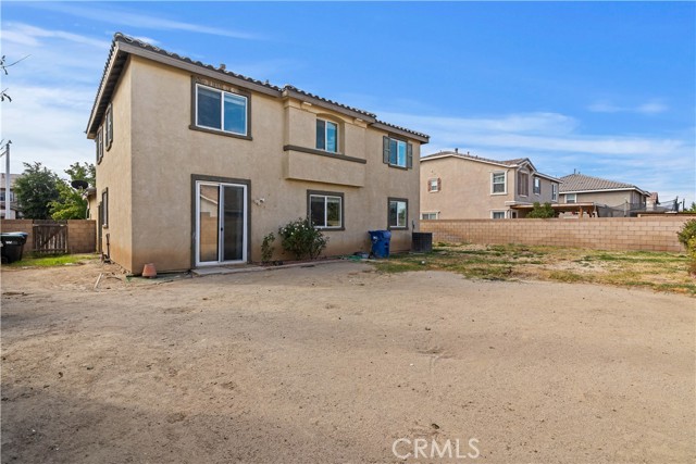 Detail Gallery Image 7 of 39 For 3811 E Avenue Q12, Palmdale,  CA 93550 - 4 Beds | 3 Baths