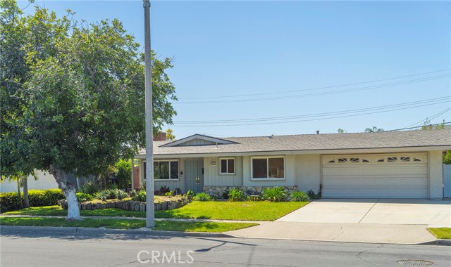 Detail Gallery Image 1 of 27 For 427 North Citrus View Drive, Anaheim,  CA 92807 - 3 Beds | 2 Baths