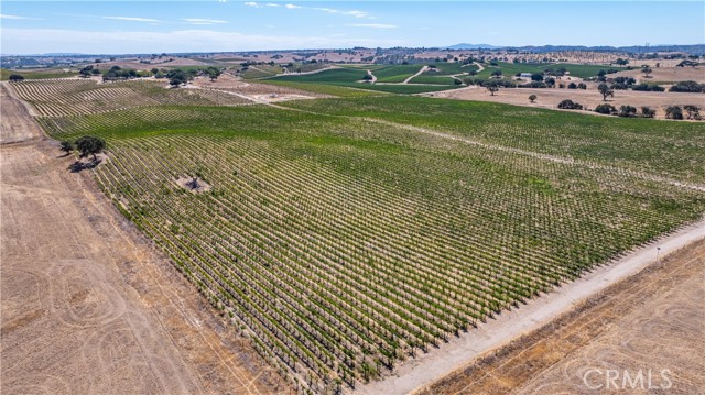 4825 Mill Road, Paso Robles CA: https://media.crmls.org/medias/f9aebc26-9477-4c0c-b27b-f8eb9b5daf59.jpg