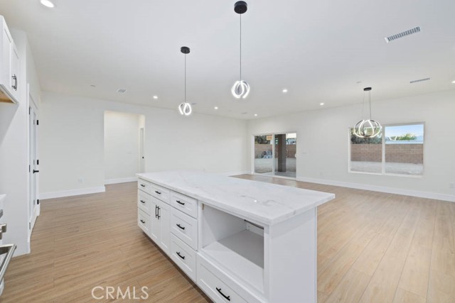 36733 42nd E Street, Palmdale CA: https://media.crmls.org/medias/f9af39d4-75bd-421f-ab4a-177068175b50.jpg