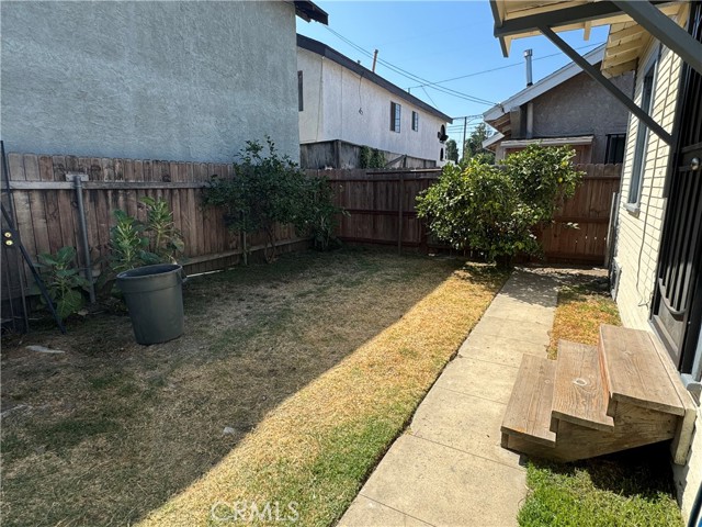 Detail Gallery Image 6 of 15 For 1107 Mahanna Ave, Long Beach,  CA 90813 - – Beds | – Baths