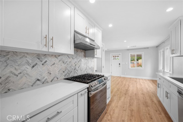 5624 Freeman Avenue, La Crescenta CA: https://media.crmls.org/medias/f9b0cfd1-d967-4a6f-a915-ef42e88f510c.jpg