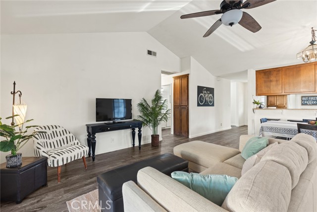 Detail Gallery Image 5 of 27 For 135 Fairgate, Chico,  CA 95926 - 3 Beds | 2 Baths