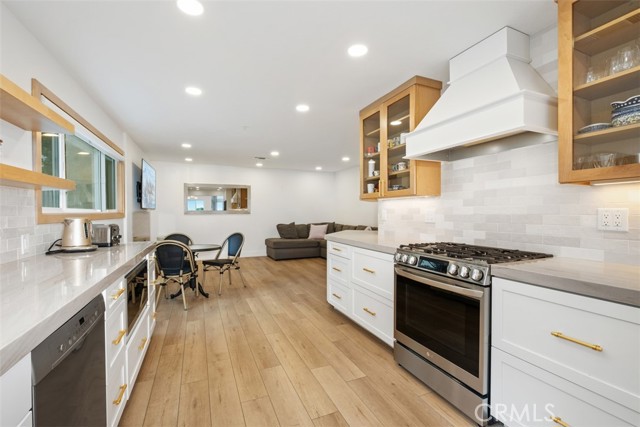 40 Camino Katia, San Clemente CA: https://media.crmls.org/medias/f9b13d5c-541c-4722-9da2-1926940fa4ab.jpg