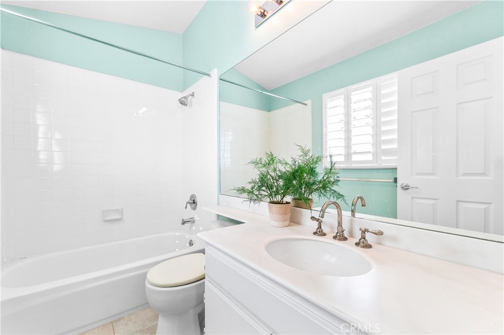 MLS #OC25270158 image #39