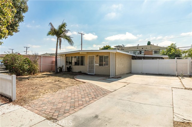 11870 206th St, Lakewood, CA 90715